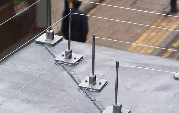 Filo ballerino installato su un parapetto